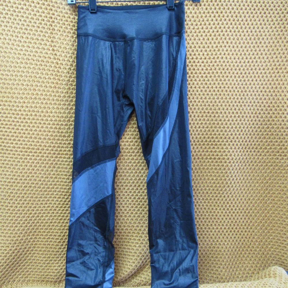 Beyond Yoga black Shimmer Leggings SMALL